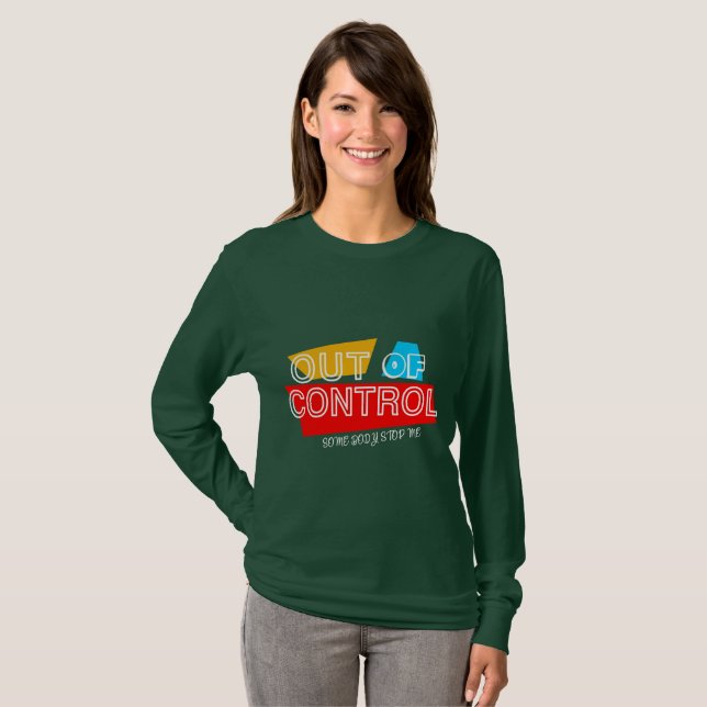 Camiseta Out of Control – Bold Typography Statement Design (Frente Completa)