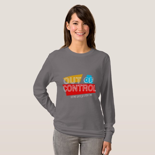 Camiseta Out of Control – Bold Typography Statement Design (Frente Completa)