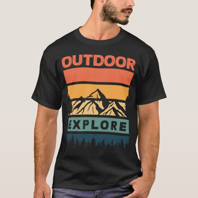 Camiseta Outdoor Explore Mountain Adventure Nature Lover (Frente)