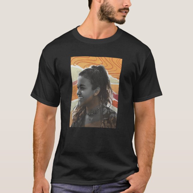 Camiseta Outer Banks Season 3 Kiara Mixed Media Collage Por (Frente)