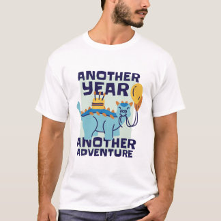 Camiseta Outro Ano Outra Aventura Dinossauro Divertido