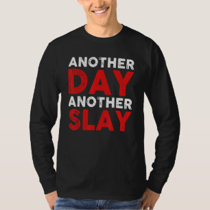 Camiseta Outro Dia Outro Massacre Groovy Vibrações Positiva