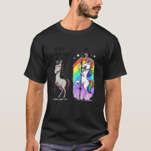 Camiseta Outros 66 Anos Unicórnio 66º Aniversário Mulheres