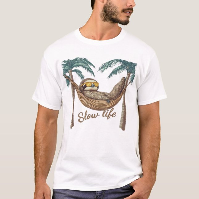 Camiseta Oversized Preguiça Relaxando numa Rede (Frente)