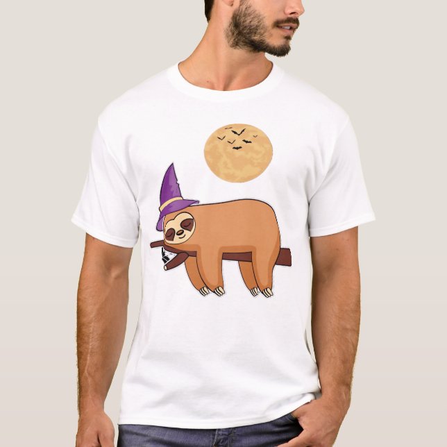 Camiseta Oversized Sloth Bruxa de Halloween (Frente)