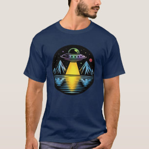 Camiseta OVNI retrô nas montanhas refletindo na água