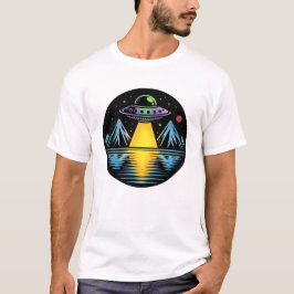 Camiseta OVNI Retro nas Montanhas Refletindo na Água