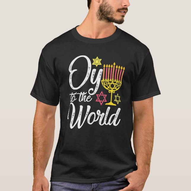 Camiseta Oy to the World Hanukkah Oito Dias Celebrado Judeu (Frente)
