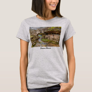 Camiseta Ozarks Waterfall sob a ponte T-shirt feminina