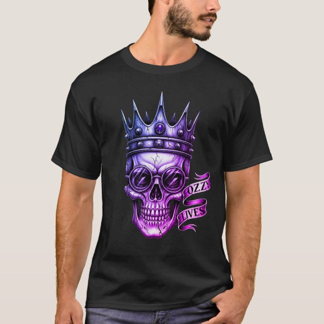 Camiseta Ozzy Lives Skull Glasses Crown Biker Tattoo Purple (Frente)