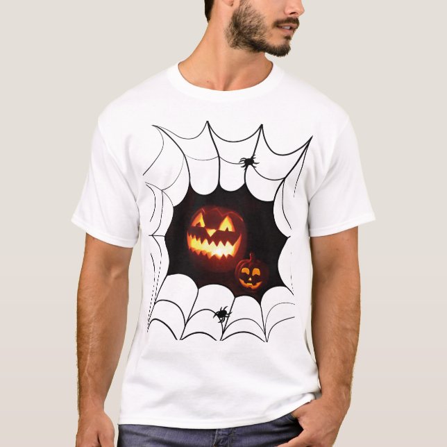 Camiseta Padrão de Halloween com Pumpkins e Aranhas (Frente)