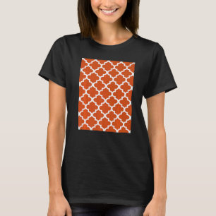 Camiseta Padrão De Quatrefoil Em Branco Sobre Oran Queimado