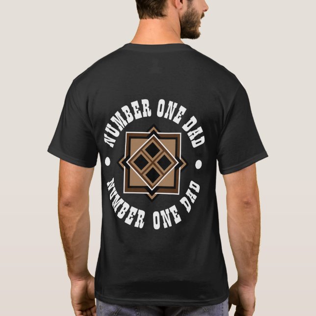 Camiseta Padrão Geométrico Castanho e Preto (Verso)
