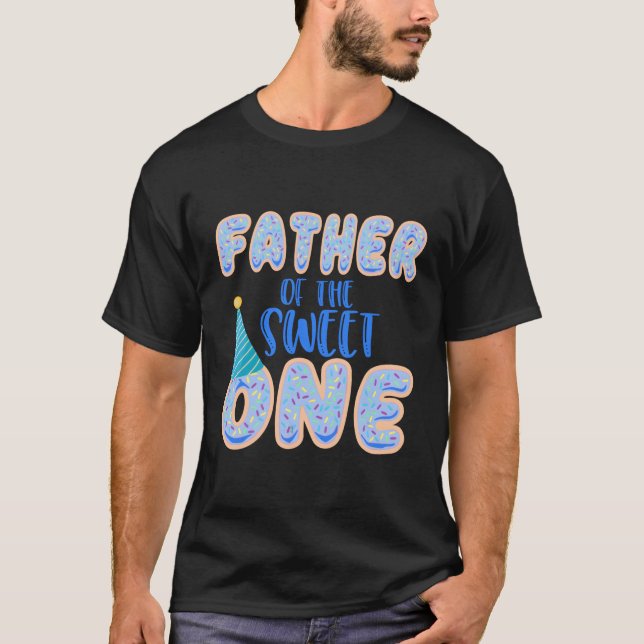 Camiseta Padre Sweet Uma Primeira Família De 11 Ruas (Frente)
