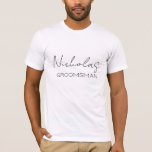Camiseta Padrinho de casamento Personalizado<br><div class="desc">Crie uma camisa personalizada para todas as pessoas especiais do seu casamento. O nome e o título podem ser personalizados para ajustado das suas necessidades/formulações exatas. *Itens de correspondência adicionais disponíveis exibindo a coleção no compro</div>