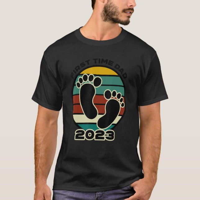 Camiseta Pai 2023 Da Primeira Vez Do Mens Promovido Ao Pai  (Frente)