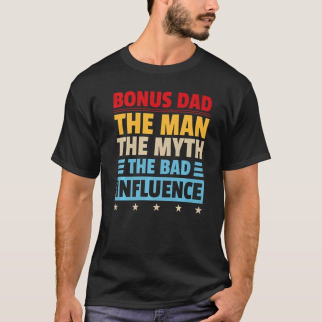 Camiseta Pai De Bônus O Homem Mora Influência Ruim Cristo R (Frente)