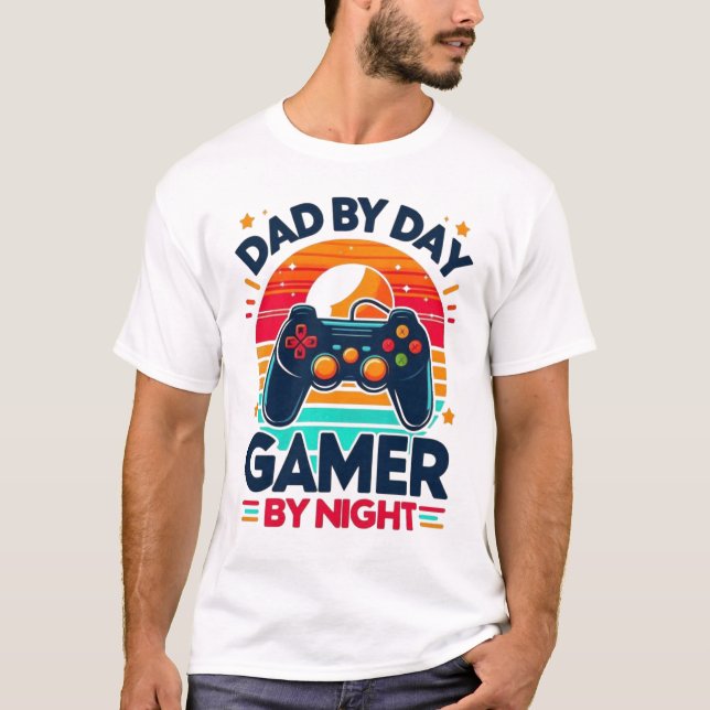 Camiseta Pai de Dia Gamer de Noite: Controles Pôr do Sol Re (Frente)