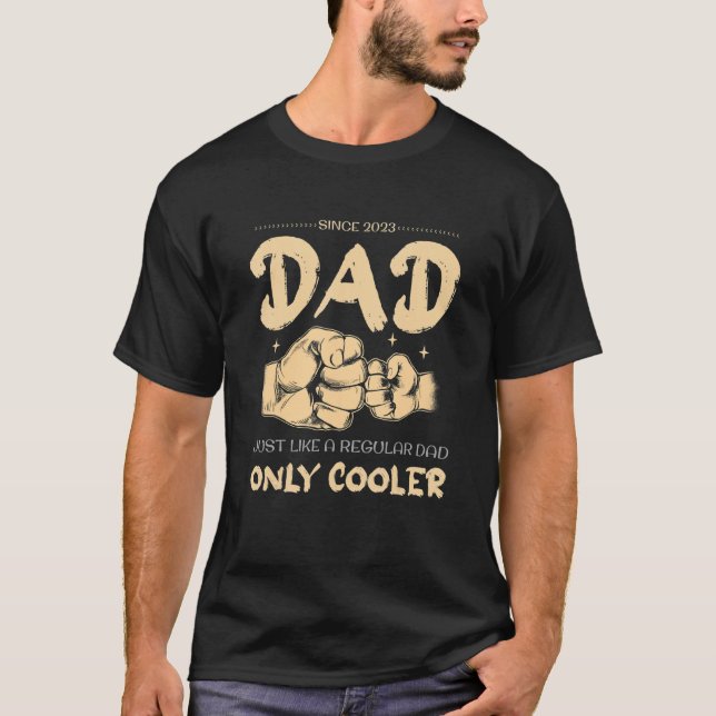 Camiseta Pai de homens desde 2023 - Como um Pai normal, ape (Frente)