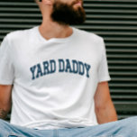 Camiseta Pai de jardinagem do Pai de jardinagem com Pai eng<br><div class="desc">Reivindica o seu título com esta corajosa "Pai de jardim" — perfeita para pais que governam o gramado com estilo, listras e sérios gafanhotos. A última camisa para lendas de quintal! Um presente engraçado para Dia de os pais, aniversários ou guerreiros de fim de semana que levam a sério o...</div>