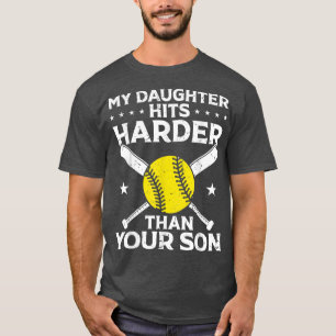 Camiseta Pai De Softball Mãe Minha Filha Ataca Mais Que Sua