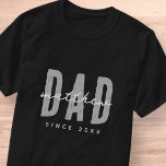 Camiseta Pai desde 20XX moderno Elegante simples<br><div class="desc">Esta design simples e moderna é composta por tipografia sã-serif.</div>