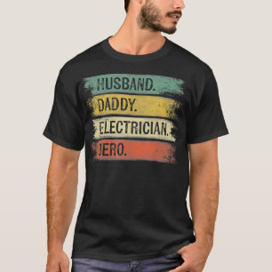 Camiseta Pai Do Marido - Pai Elétrico Hero Funny Lineman
