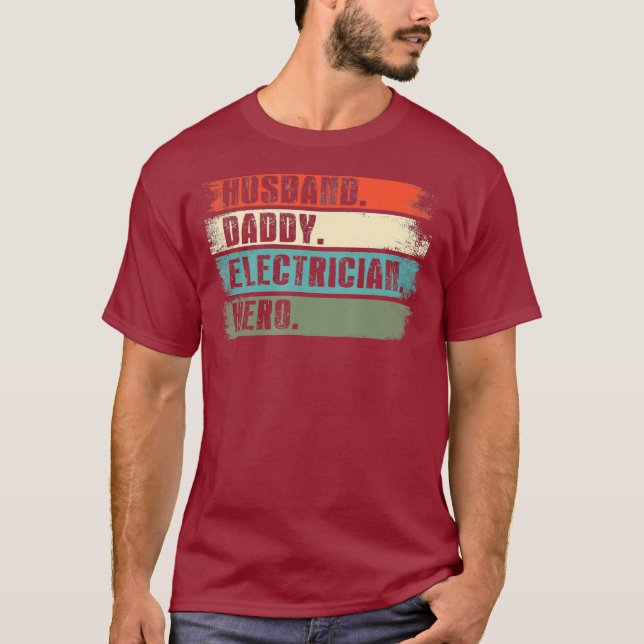 Camiseta Pai Do Marido - Pai Elétrico Hero Funny Lineman (Frente)