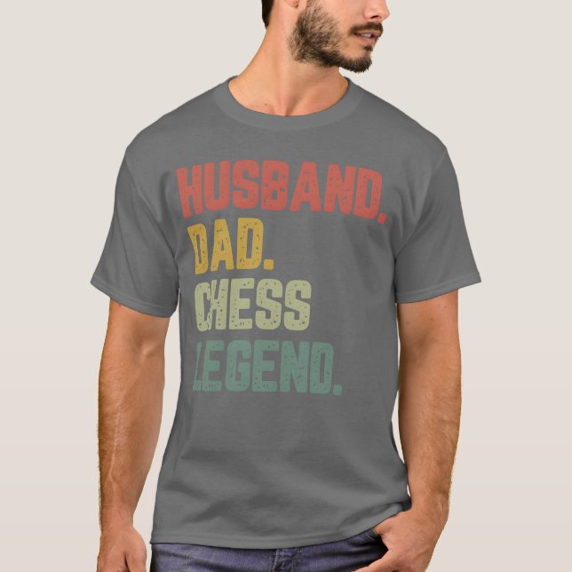 Camiseta Pai Marido Xadrez Legenda Engraçada Menina do Pai (Frente)