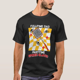 Camiseta Pai Matador de Aranhas com Aranhas e Espanador