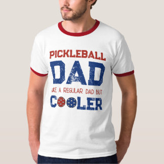 Camiseta Pai que joga pickleball como um pai normal, mas ma
