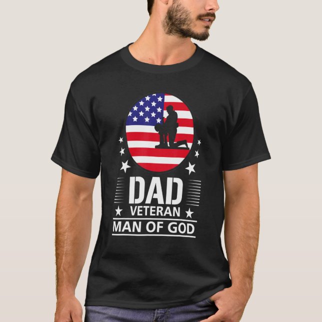 Camiseta Pai Veterano Homem De Deus Bandeira Americana (Frente)