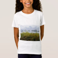 Paisagem Cênica de Sitka AK com Verde Lush