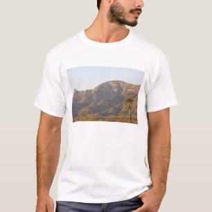 Camiseta Paisagem de rancho desértico perto de Monterey, Mé