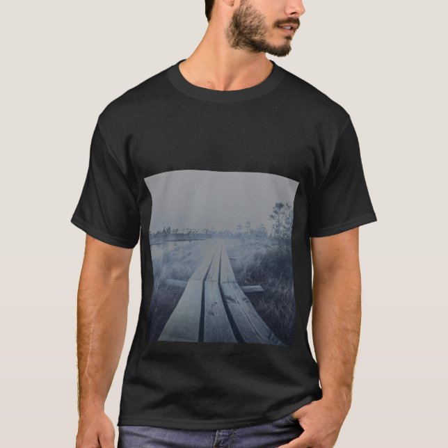 Camiseta Paisagem dos pântanos (Frente)