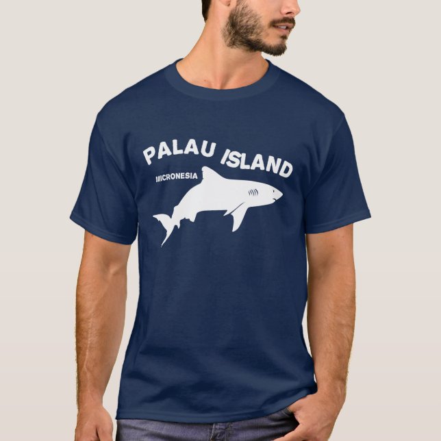 Camiseta Palau Island Scuba Mergulhando Com Tubarões (Frente)