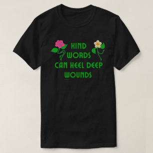 CAMISETA PALAVRAS GENTILMENTE PODEM SENTIR FERMEIRAS PROFUN