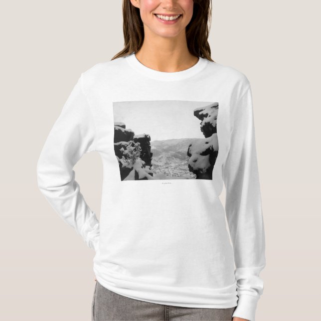Camiseta Palha como visto da fotografia branca das rochas (Frente)