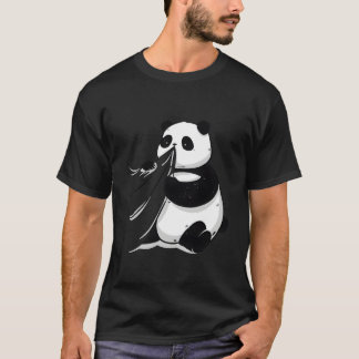 Camiseta Panda assoando o nariz na mesa da mamãe