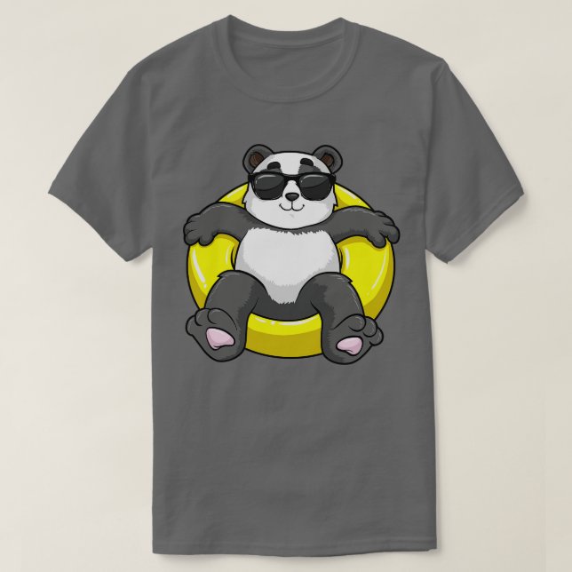 Camiseta Panda com óculos escuros nadando com anel de Nataç (Frente do Design)