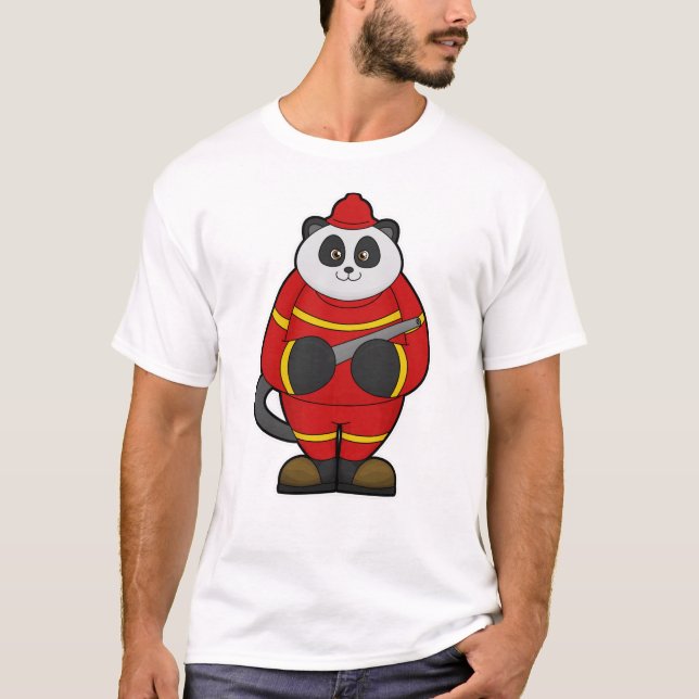 Camiseta Panda como bombeiro com mangueira (Frente)