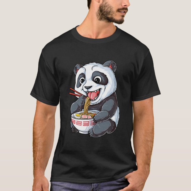 Camiseta Panda Eating Ra Kawaii Giant Japanese Noodle (Frente)
