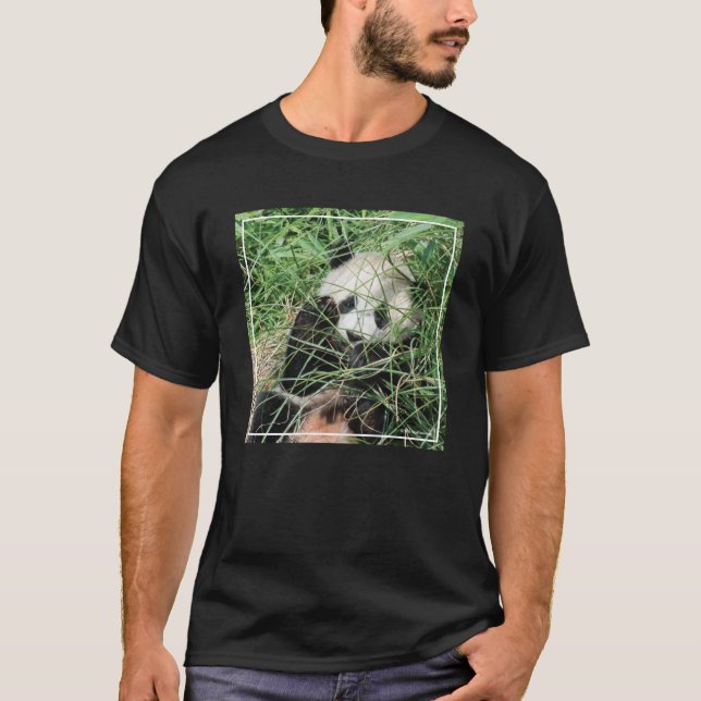 Camiseta Panda gigante que esconde na grama (Frente)