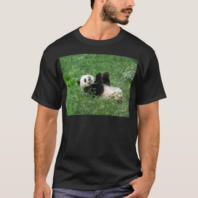 Camiseta Panda gigante que Lounging comendo o bambu (Frente)