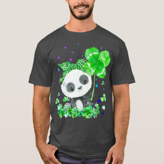 Camiseta Panda Holding Shamrock Stars Cute St Patricks