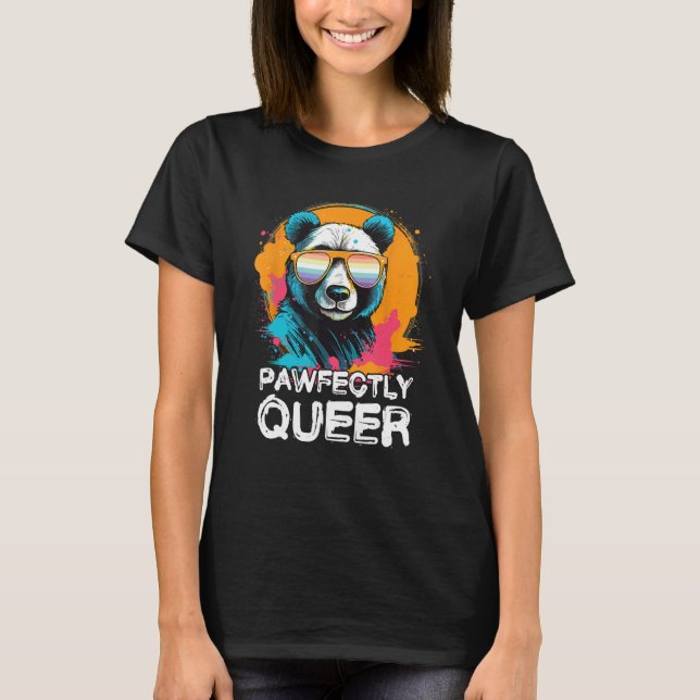 Camiseta Panda Queer Com Óculos Solares Genderfaun (Frente)