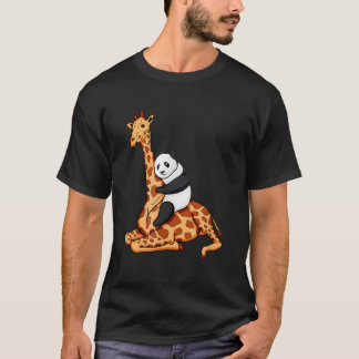 Camiseta Panda Riding Giraffe