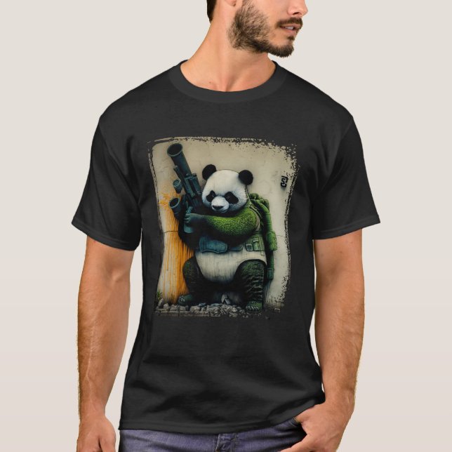Camiseta Panda Warrior Holding Rocket Launcher Distressed W (Frente)