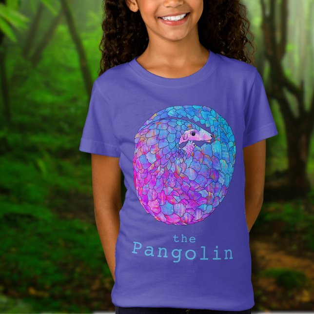 Camiseta Pangolin Cólito Arte Animal Colorida (Cute pangolin colorful animal art T-shirt pink purple blue rolled up pangolin illustration )