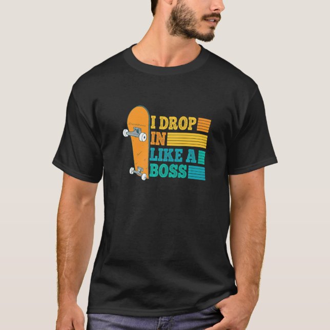Camiseta Pano Retroativo Eu Caio Como Um Chefe Pecado. (Frente)